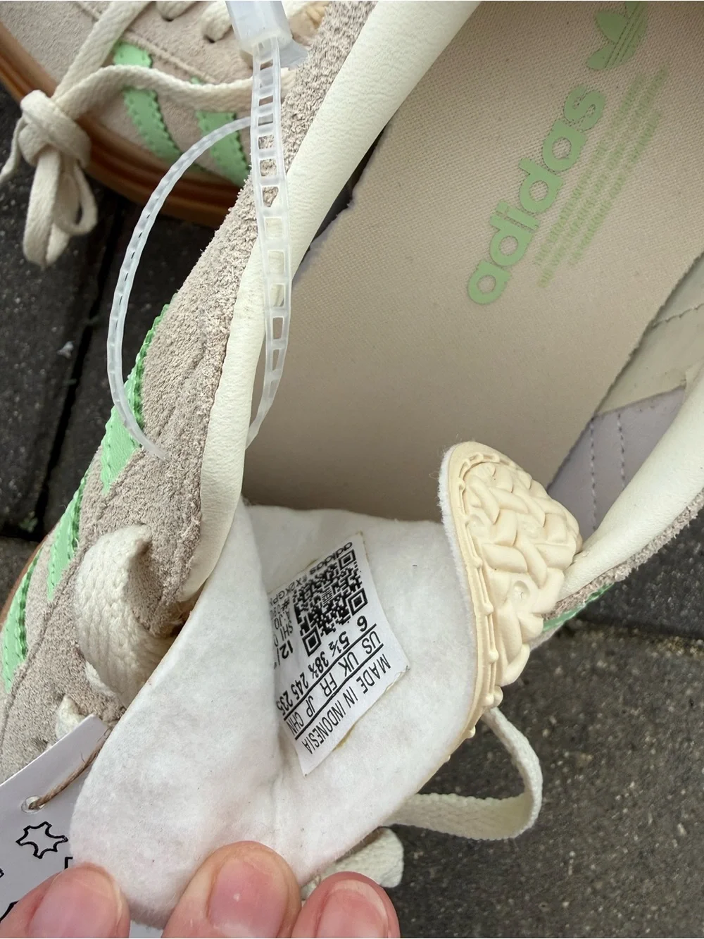 adidas gazelle bold platform size 6